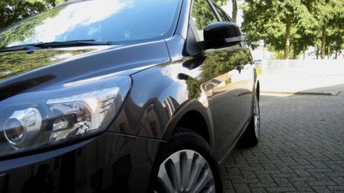 Het aantal fervente voorstanders van handgeschakelde autos ligt sinds een aantal jaar onder vuur. De automatische transmissie met dubbele koppeling maakt namelijk zijn opmars. Snelle schakelingen met