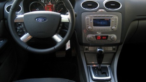 Het aantal fervente voorstanders van handgeschakelde autos ligt sinds een aantal jaar onder vuur. De automatische transmissie met dubbele koppeling maakt namelijk zijn opmars. Snelle schakelingen met