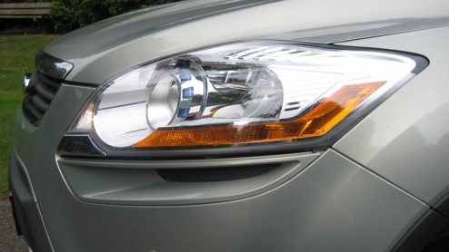 De storm in het compacte SUV-segment blijft maar gaande. Nadat de Aziaten in dit populaire segment zijn gesprongen, gingen ook de Duitsers en Fransen overstag. Ford betreedt het strijdveld relatief la