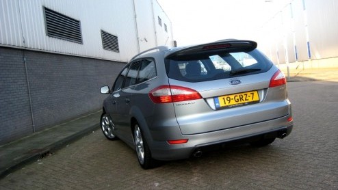 Een Ford Mondeo die nt even anders dan anders is; ze bestaan! En dan bedoelen we niet een oudje met fout lichtmetaal, maar een Mondeo Wagon met Titanium S-Pack. Door deze ruime combi rondom sportief