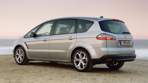 De stemmen zijn geteld en de winnaar is bekend gemaakt. De overwinning in een van de belangrijkste verkiezingen in autoland is dit jaar behaald door Ford. De S-Max is auto van het jaar 2007 geworden.