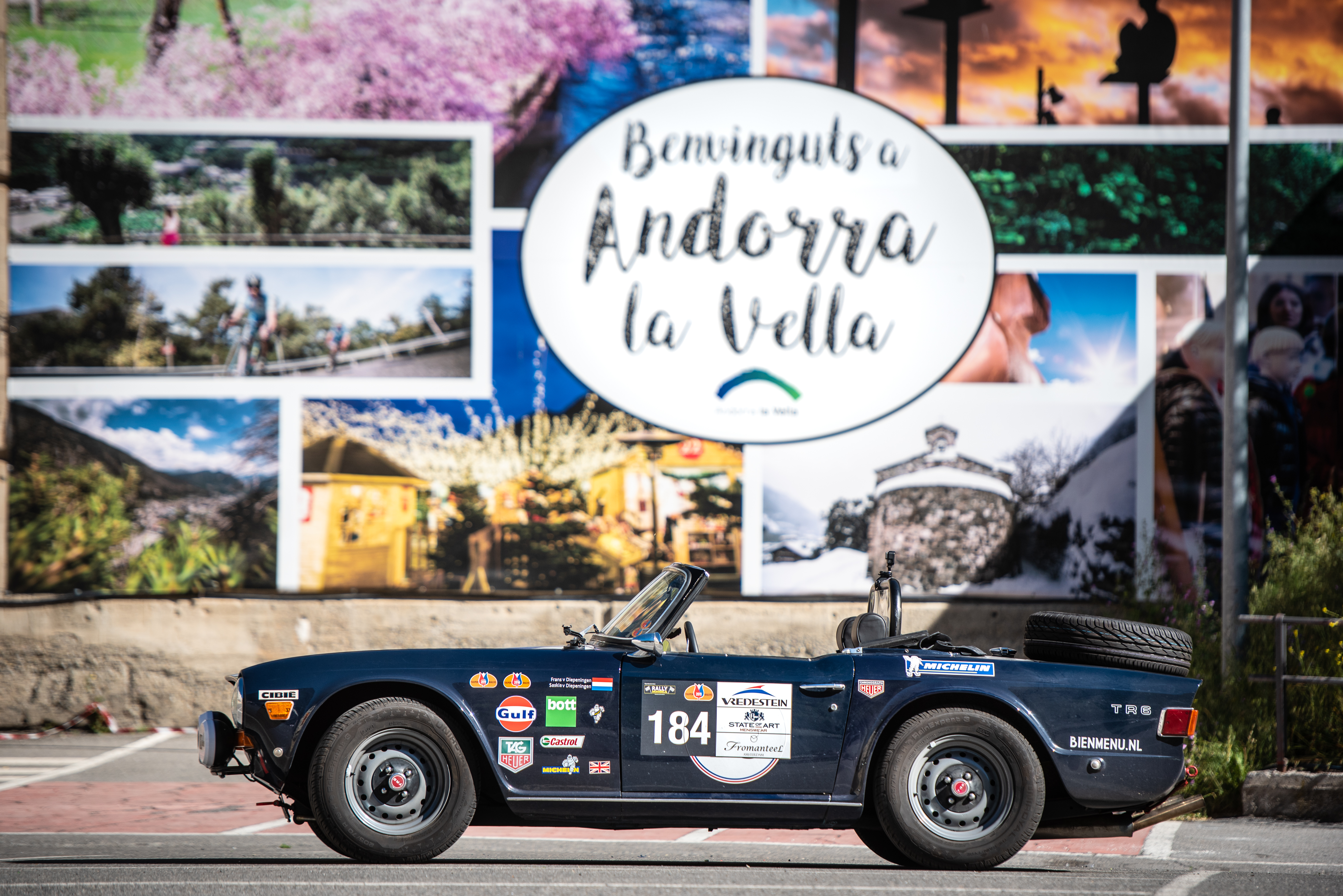 Equipe AutoVandaag doet mee met de 66ste editie van de Tulpenrallye en brengt regelmatig verslag uit.