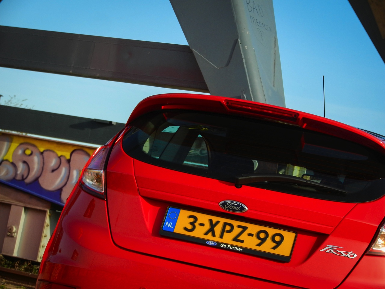 Autoverkopen 2015 1.2% gestegen in de eerste vier maanden. Prognose branche blijft 400.000 stuks, terwijl verschillende automerken positiever gestemd zijn.