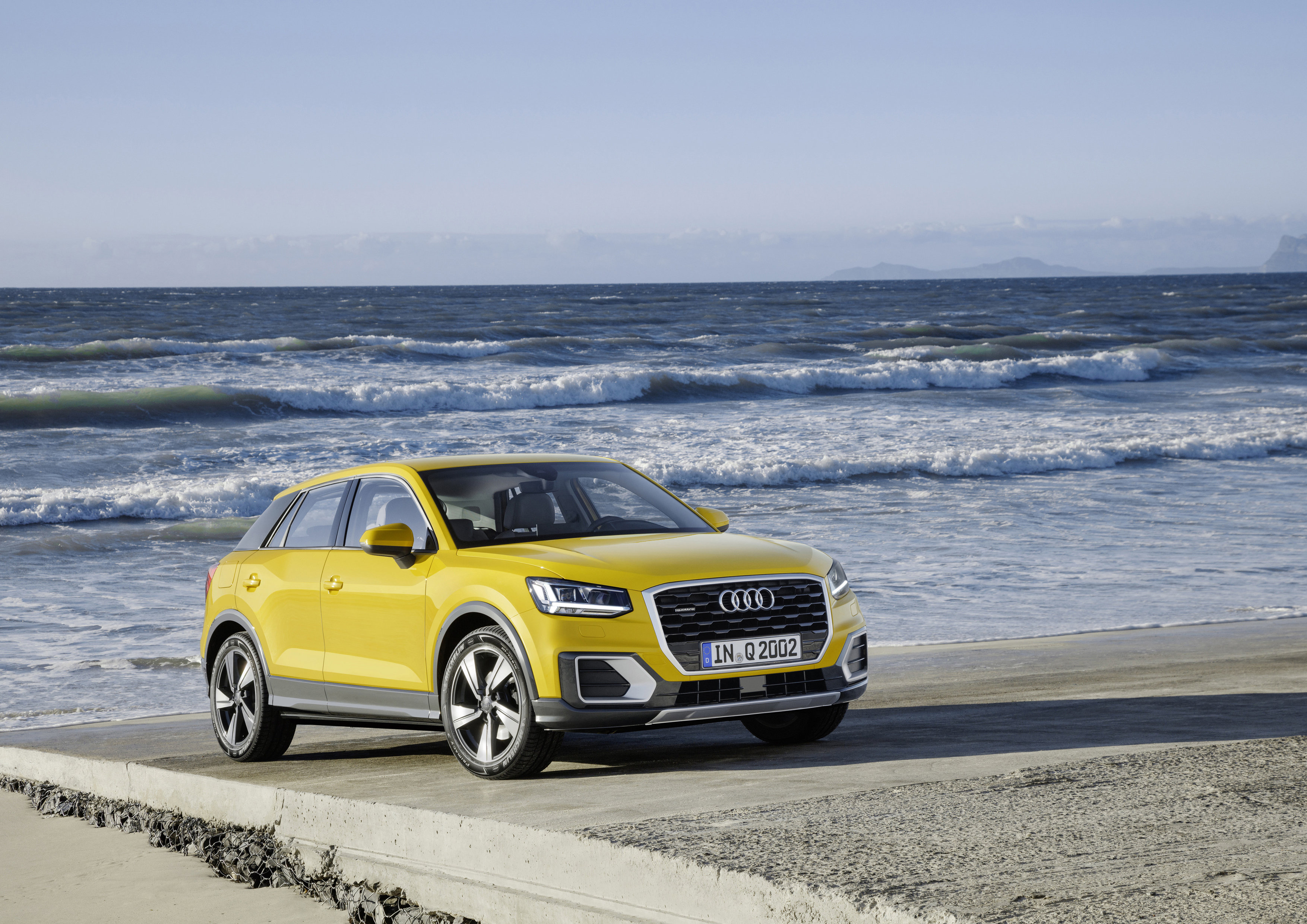 Niet strak en zakelijk maar fris en vrolijk; de nieuwe Audi Q2 is onthuld. Een nieuwe SUV van Audi die in de herfst van 2016 op de markt komt.