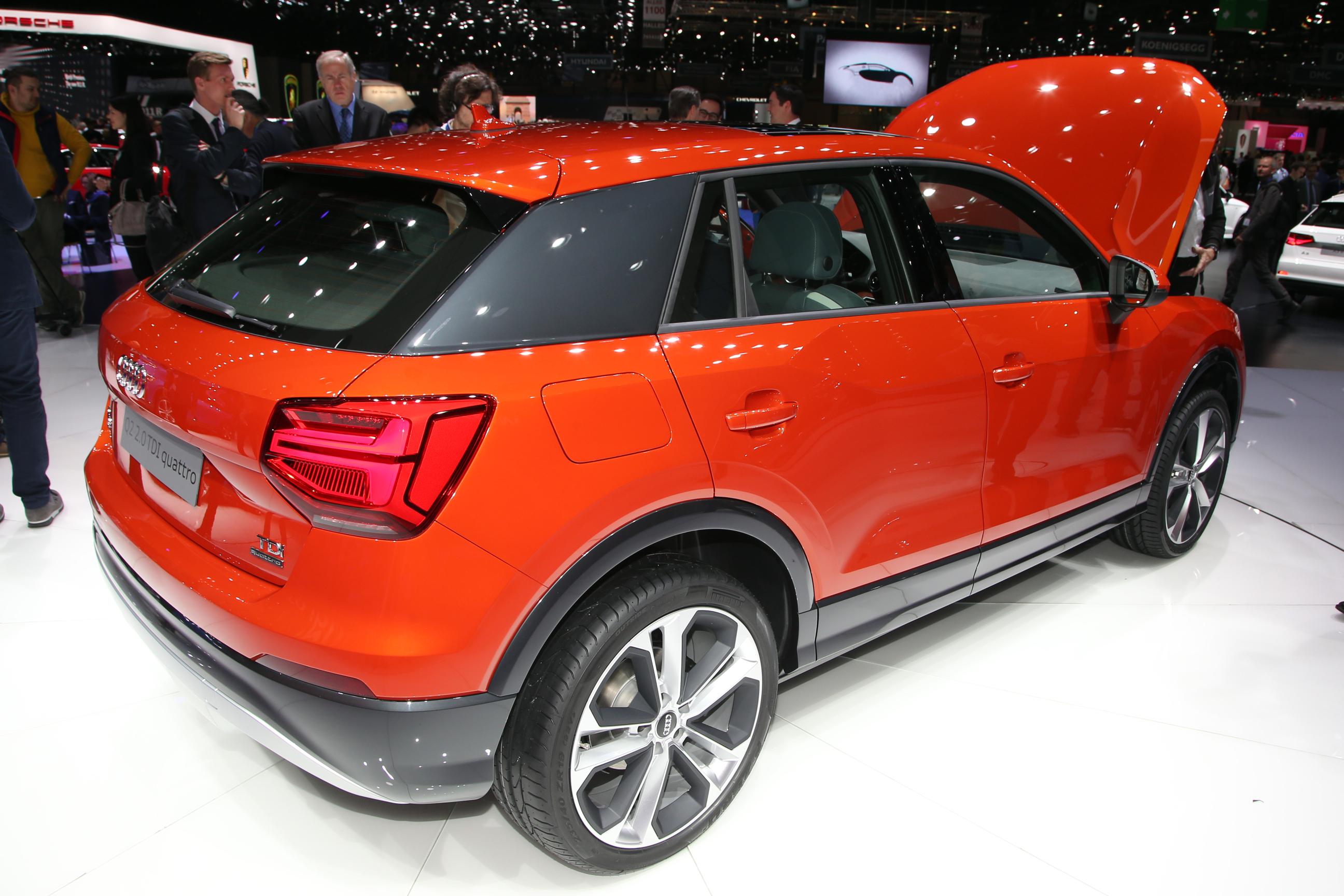 Niet strak en zakelijk maar fris en vrolijk; de nieuwe Audi Q2 is onthuld. Een nieuwe SUV van Audi die in de herfst van 2016 op de markt komt.