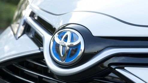 Rijtest vernieuwde Toyota Yaris. De facelift van de Toyota Yaris kostte 85 miljoen euro, maar pakt ook omvangrijker uit dan het eerste oog doet vermoeden.