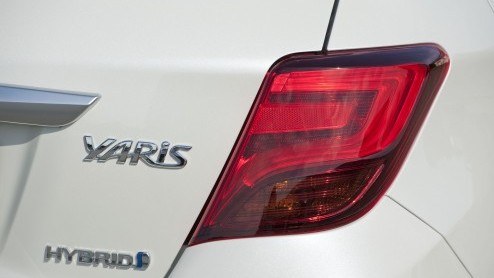 Rijtest vernieuwde Toyota Yaris. De facelift van de Toyota Yaris kostte 85 miljoen euro, maar pakt ook omvangrijker uit dan het eerste oog doet vermoeden.