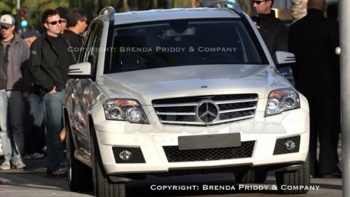 Het is alweer een maand geleden dat we iets hoorden en zagen omtrent de Mercedes GLK. Onlangs is de GLK echter in levende lijve gespot op de set van de film Sex and the City. En dat terwijl het mode