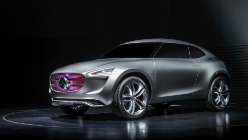 Mercedes-Benz G-Code is 2+2 zits SUV met plug-in hybridetechniek en zonnecellenlak. Het studiemodel is ontwikkeld en gepresenteerd in Azi.