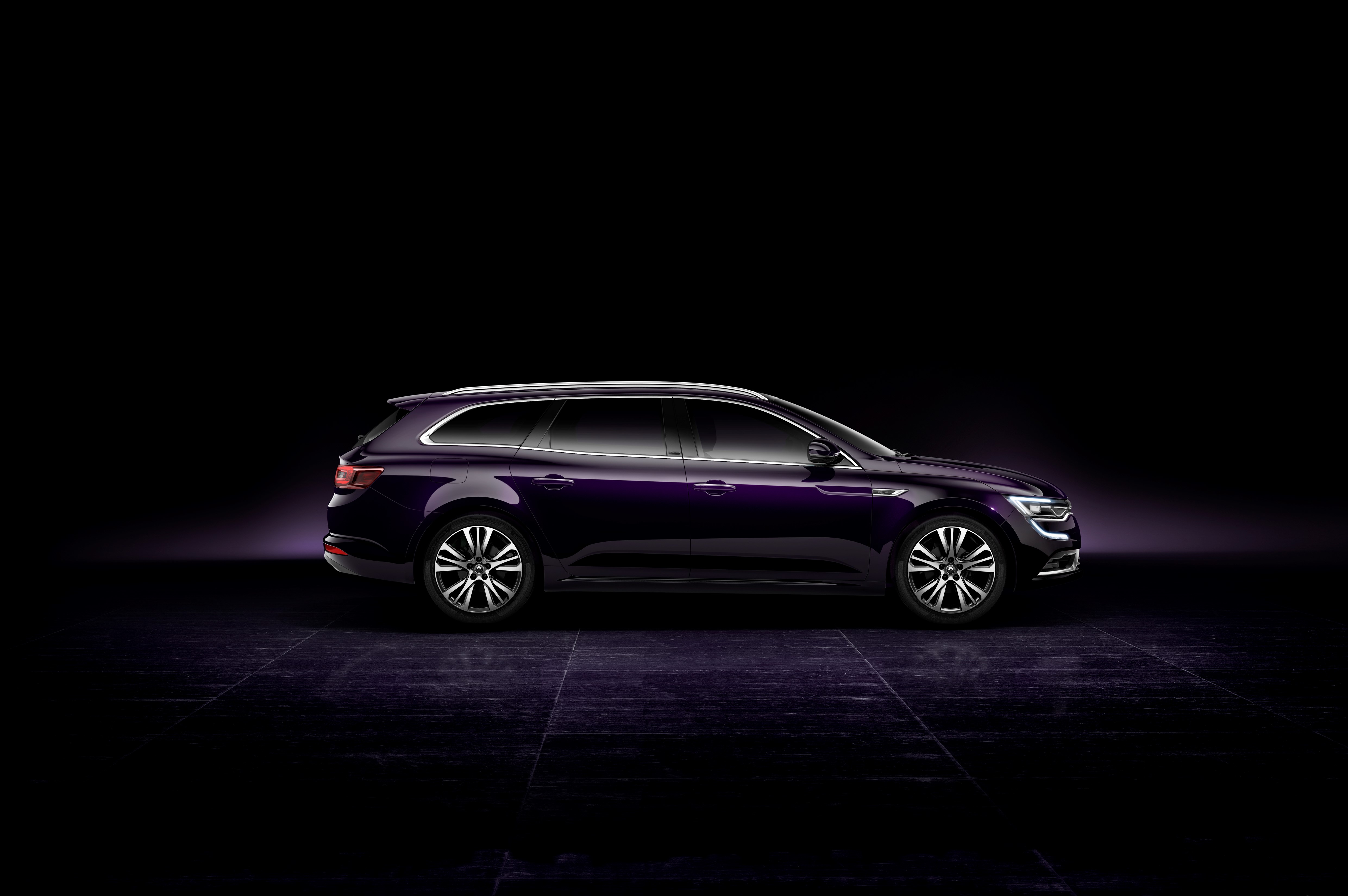 Geen Initiale Paris uitvoering van Renault Mgane. Voorlopig richt Renault zich op de Talisman en Espace.