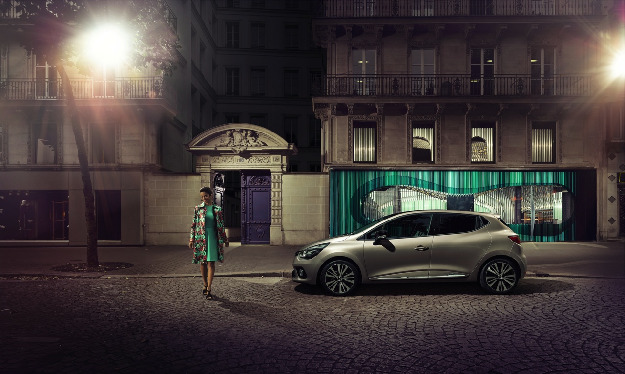 Geen Initiale Paris uitvoering van Renault Mgane. Voorlopig richt Renault zich op de Talisman en Espace.