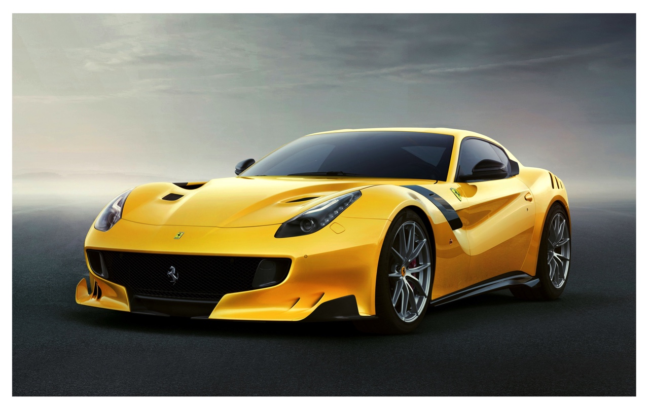 De Ferrari F12tdf is een exclusieve versie van de F12 berlinetta met nog meer vermogen, extra downforce en spannendere looks.