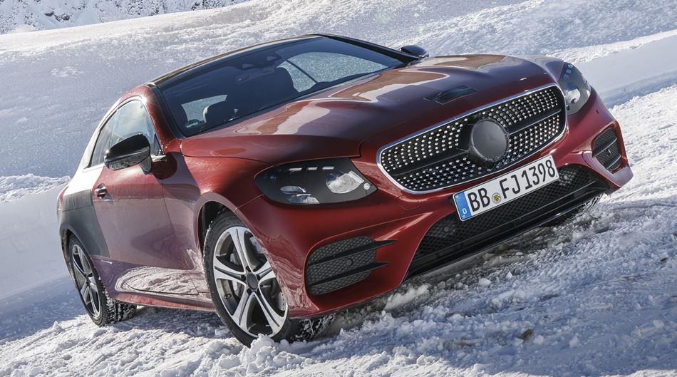 Mercedes-Benz heeft de eerste officile teaserbeelden vrijgegeven van de nieuwe E-Klasse Coup. Leuk, maar ondertussen hebben we ook de volledige auto al in beeld!