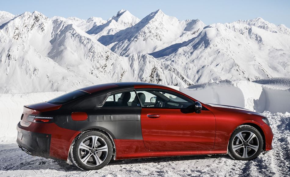 Mercedes-Benz heeft de eerste officile teaserbeelden vrijgegeven van de nieuwe E-Klasse Coup. Leuk, maar ondertussen hebben we ook de volledige auto al in beeld!