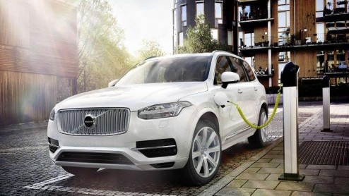 Zojuist is officieel het doek getrokken van de Volvo XC90. De beelden zouden eigenlijk nog tot middernacht onder de pet moeten blijven, maar zijn reeds op het web verschenen.