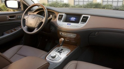 De Hyundai Genesis voelt zich wel thuis in de VS. Daar is het vlaggenschip uitgeroepen tot Auto van het Jaar. Het is voor het eerst dat een Koreaanse autofabrikant deze prijs daar in ontvangst neemt.