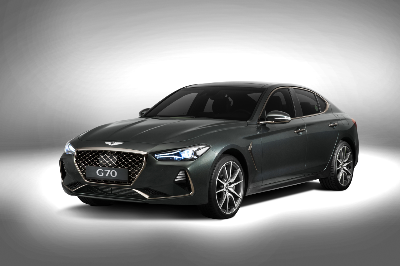 Op de autoshow van Dubai heeft het luxemerk van Hyundai, Genesis, de nieuwe G70 onthuld, een D-segment sedan.