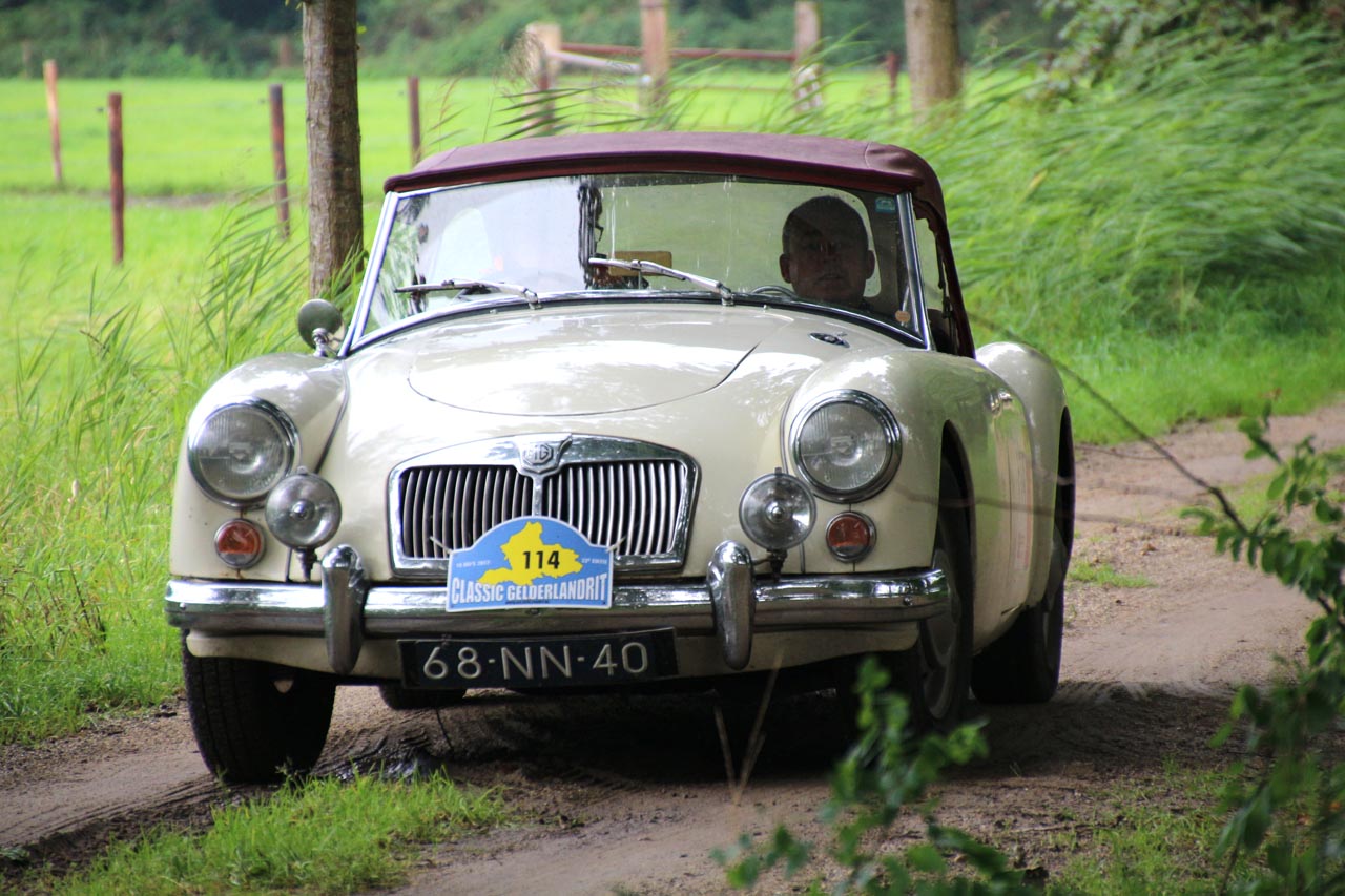 Afgelopen zaterdag 16 september werd de jaarlijkse Classic Gelderlandrit gereden. AutoVandaag was present.