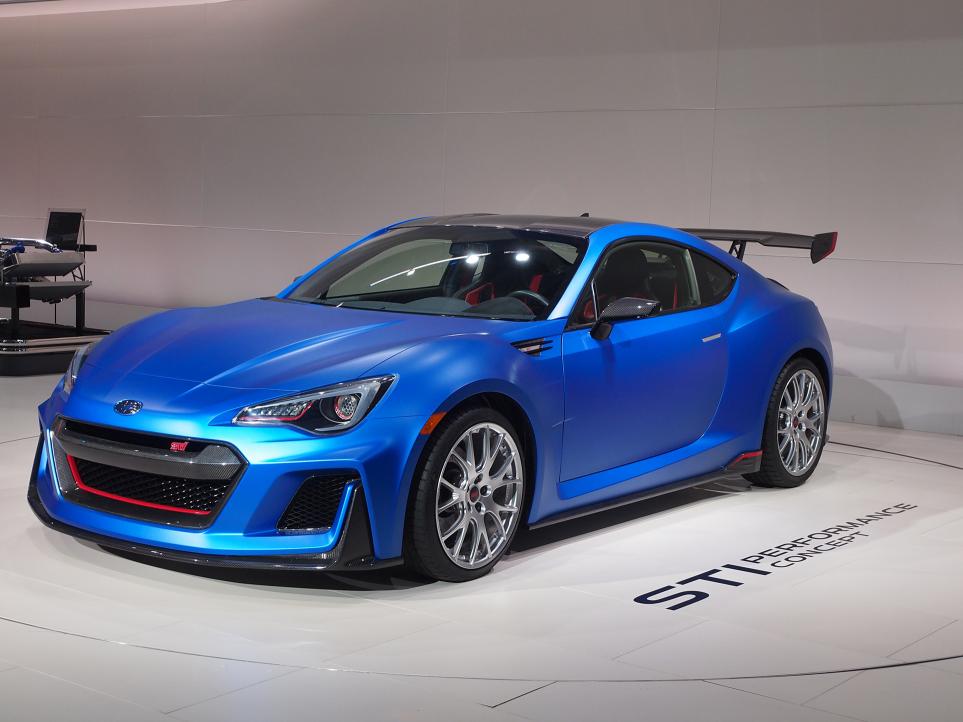 Subaru BRZ STI Concept toont een BRZ sportauto met ballen.