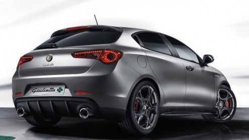 Op de beursstand van Alfa Romeo in Genve zijn alle ogen gericht op de 4C Spider, maar de Italianen hebben meer te melden. Zo schittert op de beursvloer ook een nieuwe Quadrifoglio Verde-uitvoering.