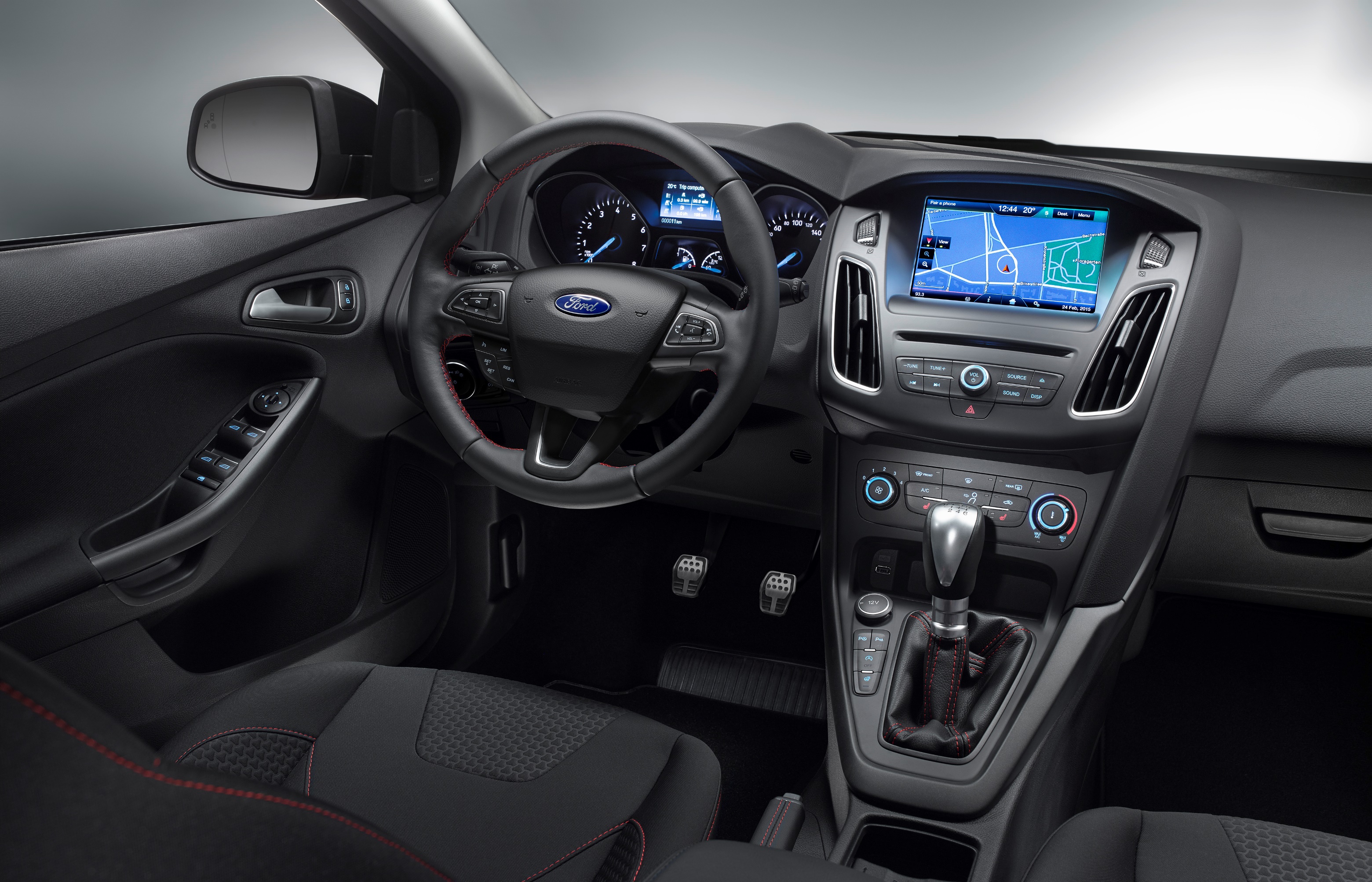Autotest Ford Focus Red Edition 1.5 EcoBoost 150 pk, de visueel sportieve Focus met net dat extra beetje design. In zwart is deze uitvoering er als Black Edition.