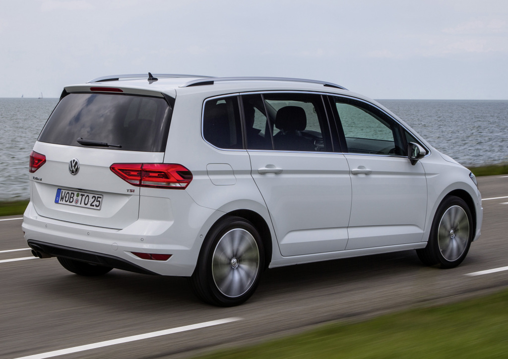 De genomineerden van Auto van het Jaar 2016 verkiezing op een rij. Van Alfa Giulia tot Volvo XC90.