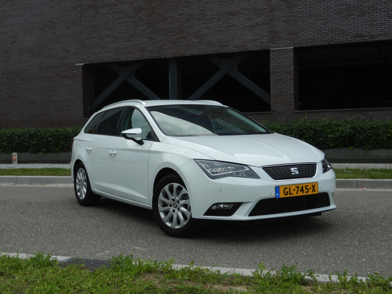 Gratis rijden in nieuwe Seat Leon en Seat Mii met Travelcard tankpas van maximaal 700 euro.