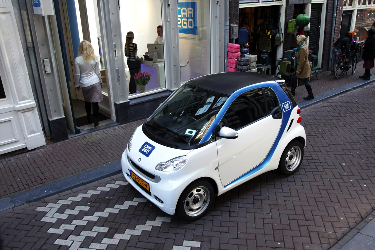 Green Deal Autodelen maakt zich sterk voor 100.000 deelauto's in Nederland, omdat autodelen de toekomst heeft.