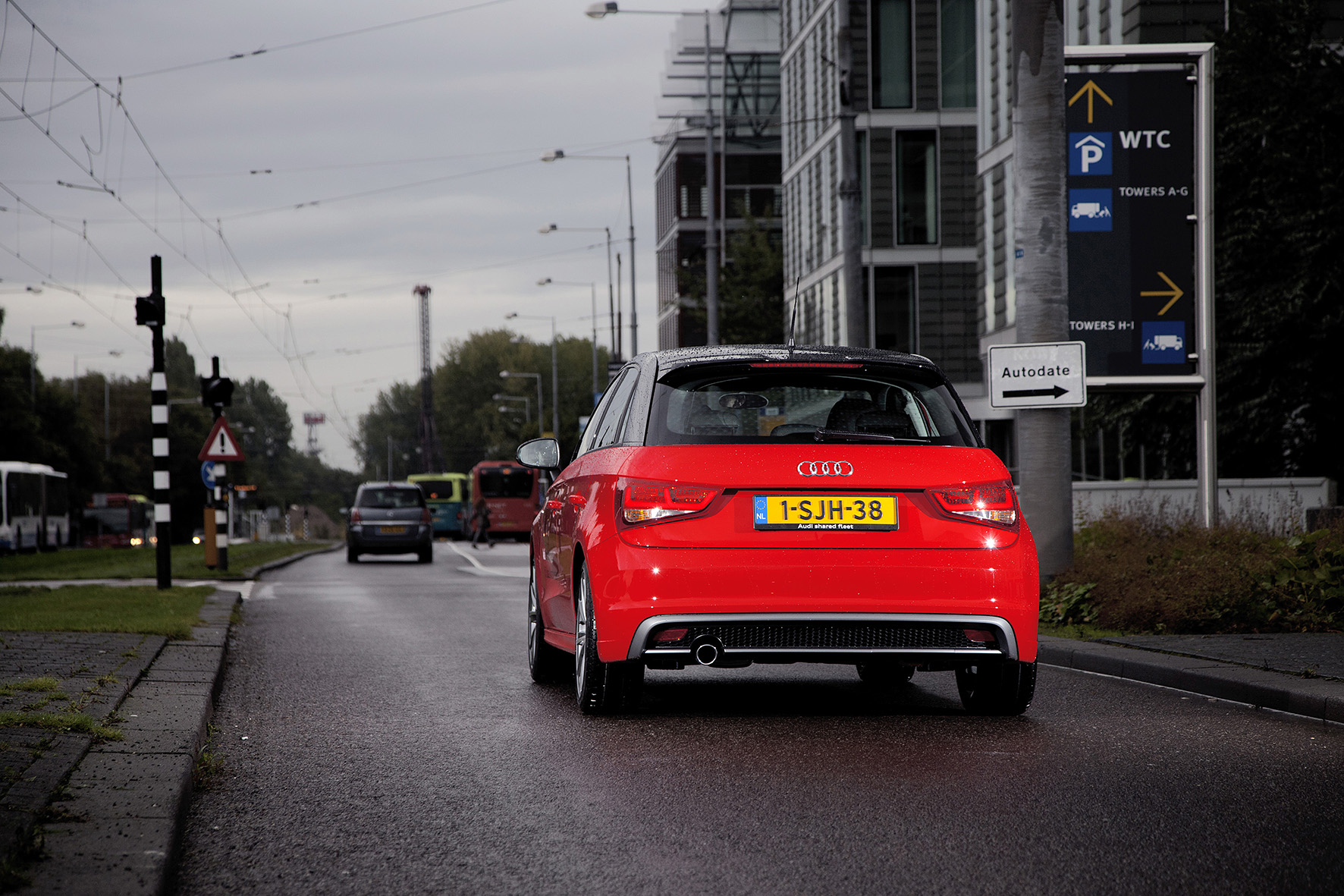 Green Deal Autodelen maakt zich sterk voor 100.000 deelauto's in Nederland, omdat autodelen de toekomst heeft.