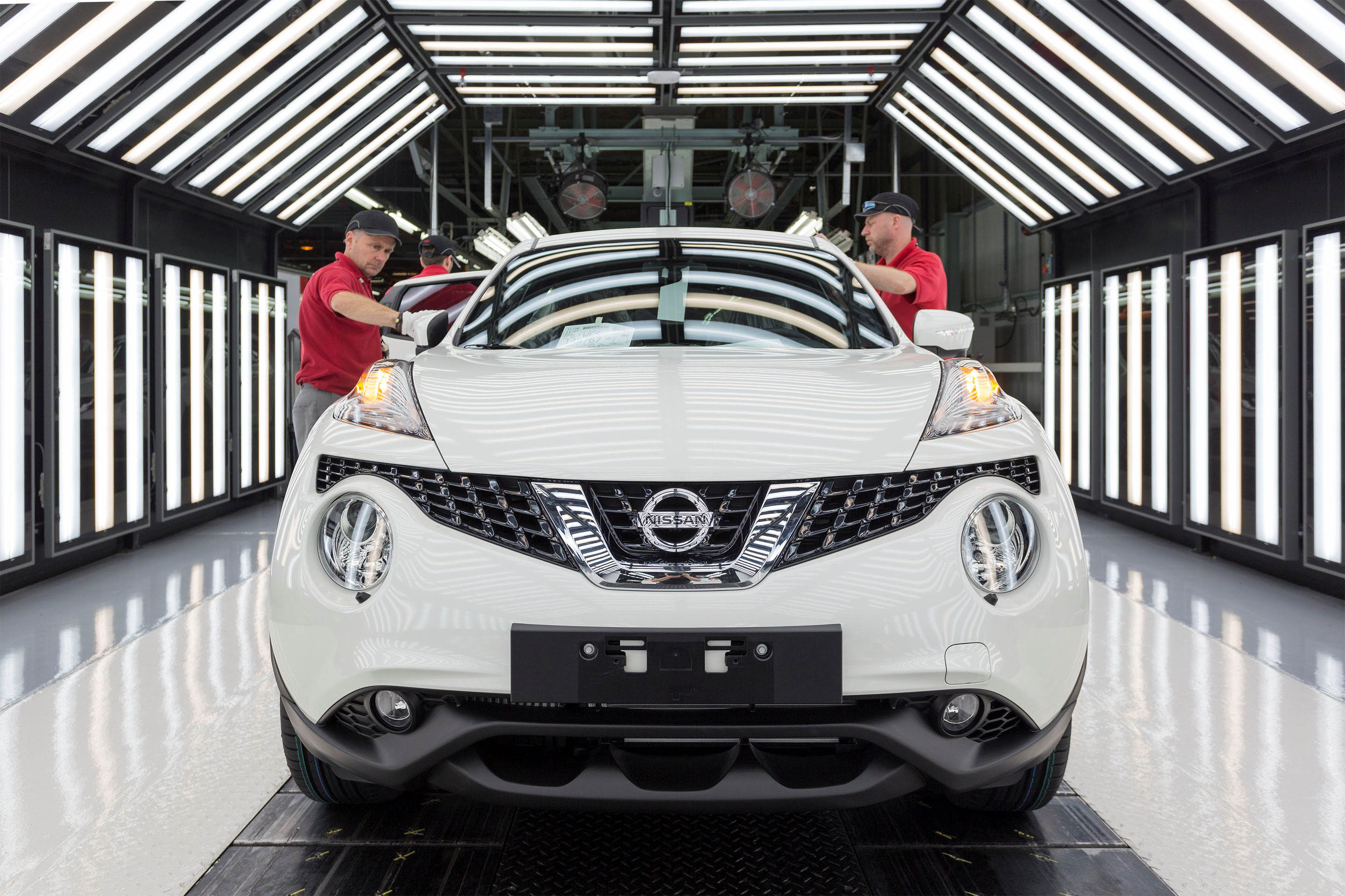 Nieuwe Nissan Juke in de maak,terwijl crossover concept op IAA Frankfurt wordt gepresenteerd.