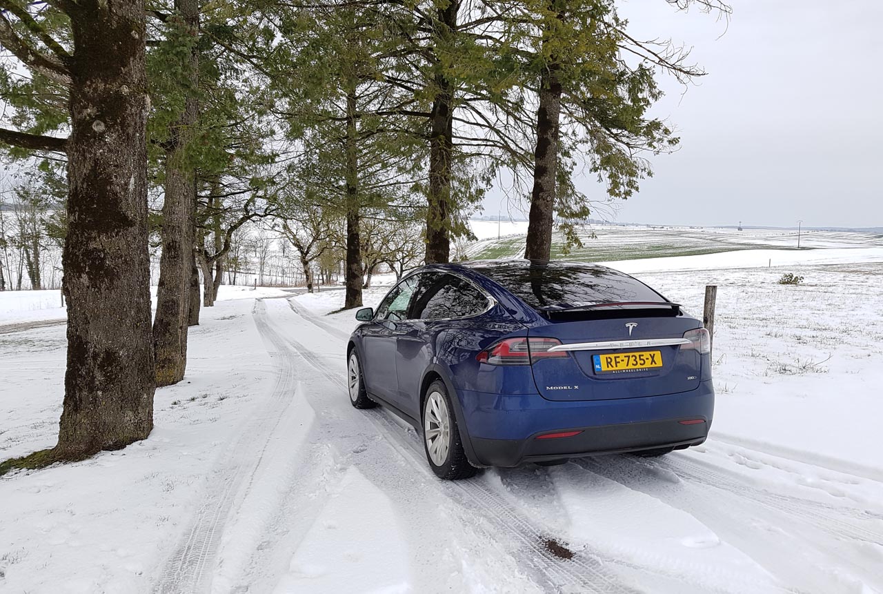 Tesla heeft een prachtig en efficient netwerk van snelladers waarmee het maken van lange reizen geen enkel probleem vormt in een groot deel van Europa.
