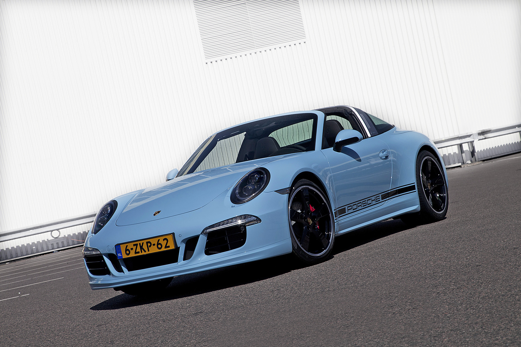 Porsche 911 Targa 4S Exclusive Edition viert 50 jaar 911 targa op AutoRAI 2015. De exclusieve 911 wordt geleverd in een oplage van 15 stuks.