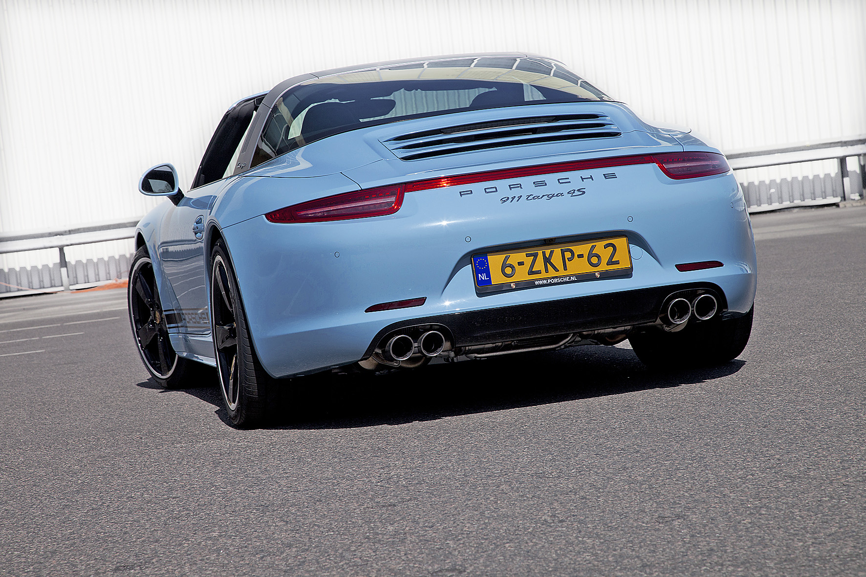 Porsche 911 Targa 4S Exclusive Edition viert 50 jaar 911 targa op AutoRAI 2015. De exclusieve 911 wordt geleverd in een oplage van 15 stuks.
