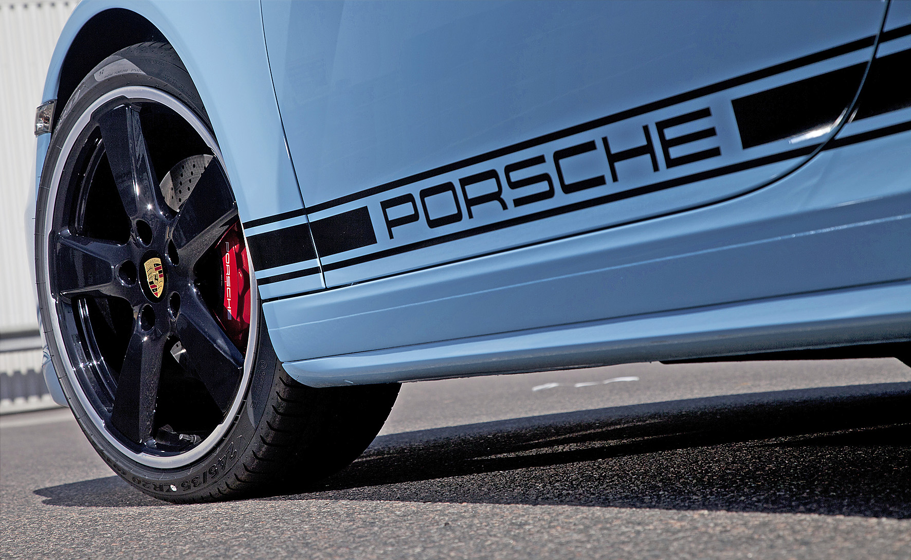 Porsche 911 Targa 4S Exclusive Edition viert 50 jaar 911 targa op AutoRAI 2015. De exclusieve 911 wordt geleverd in een oplage van 15 stuks.