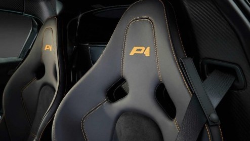 McLaren Special Operations gaat een McLaren P1 onder handen nemen. De opdracht: hij moet de Gulf-kleuren krijgen. Zo moet de auto eruit gaan zien.