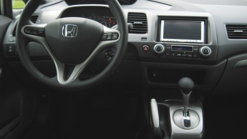 Bijzondere autos zijn vaak te herkennen aan hun excentrieke vormgeving, speciale prijsstelling en technische hoogstand. De uit 1999 daterende Honda Insight hybride was er zo n. Hoewel de nieuwe Hon