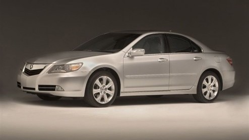 Op de Chicago Auto Show presenteert Honda de vernieuwde Legend. Hun topmodel wordt in Amerika onder de naam Acura RL verkocht, maar de wijzigingen worden gewoon overgenomen. Het gewijzigde front kenme