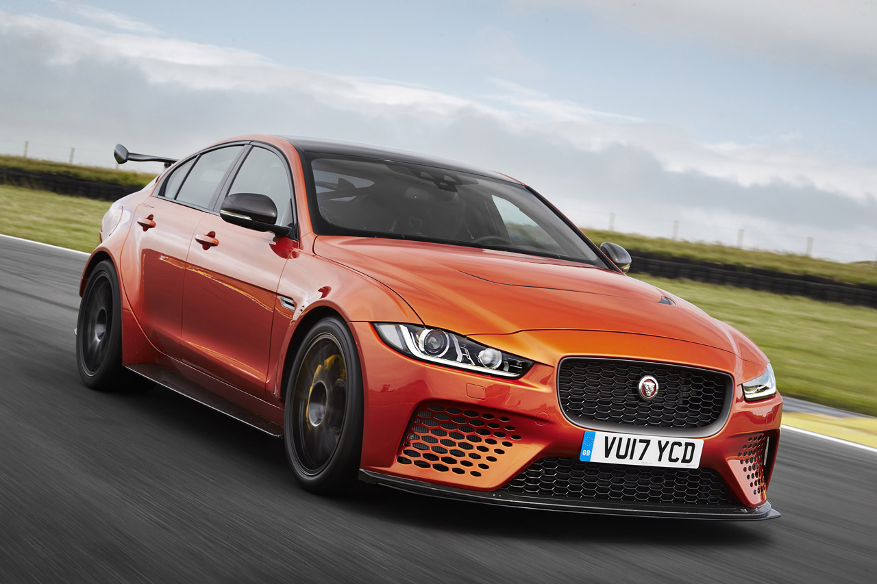 Jaguar bouwt met de hand 300 exemplaren van de XE Project 8.