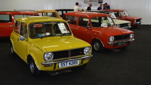 Mini bestaat 55 jaar! De eerste Mini werd in 1959 gentroduceerd. Heritage!