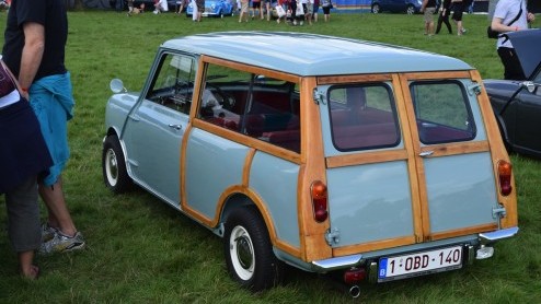 Mini bestaat 55 jaar! De eerste Mini werd in 1959 gentroduceerd. Heritage!