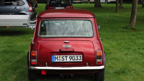 Mini bestaat 55 jaar! De eerste Mini werd in 1959 gentroduceerd. Heritage!