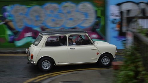Mini bestaat 55 jaar! De eerste Mini werd in 1959 gentroduceerd. Heritage!