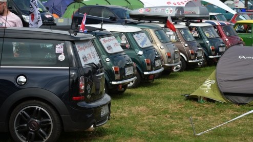 Mini bestaat 55 jaar! De eerste Mini werd in 1959 gentroduceerd. Heritage!
