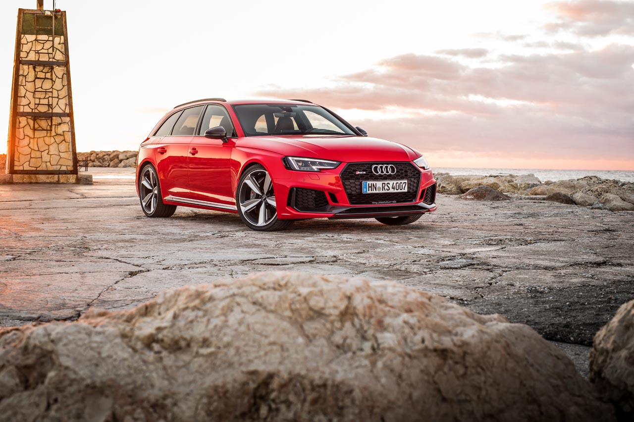 Audi lanceert 18 jaar na de eerste generatie de nieuwe RS 4 Avant.