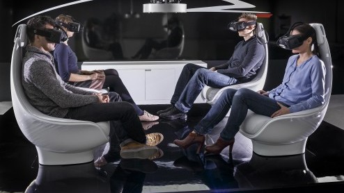 Virtuele kijk op interieur van de autonoom rijdende auto in de ogen van Mercedes-Benz.