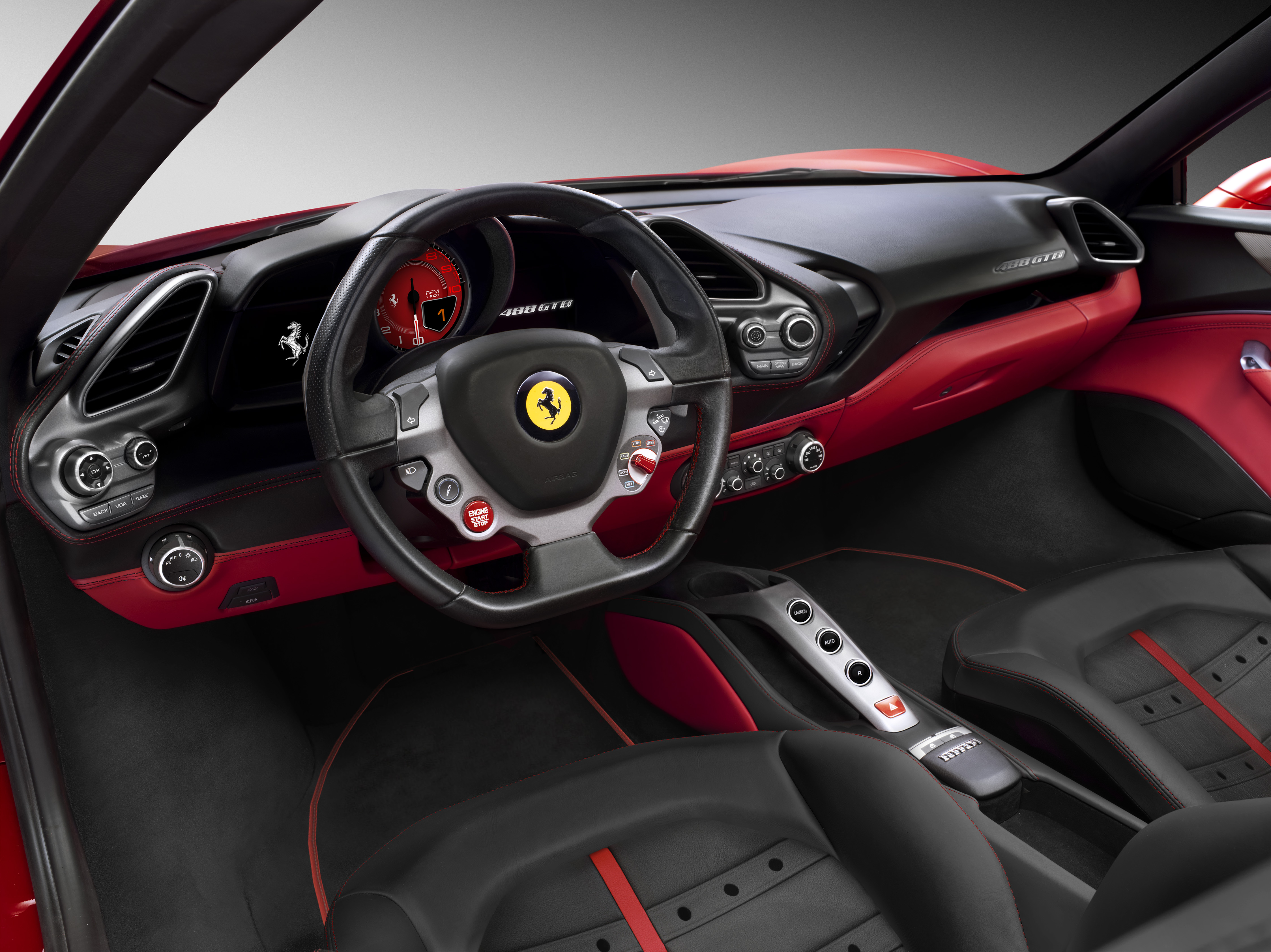 Nieuwe Ferrari 488GTB debuut met V8-turbo op Autosalon van Genve 2015.
