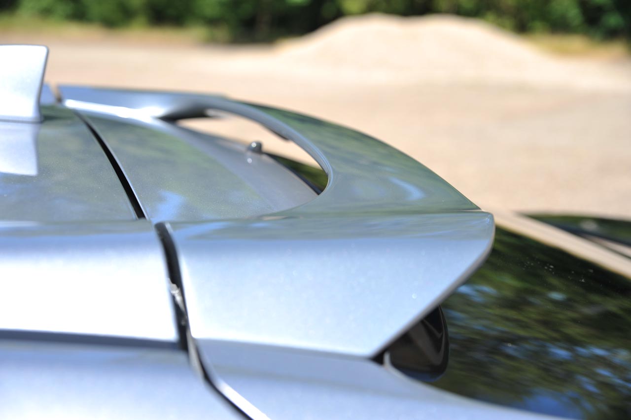 De nieuwe Honda Civic is een stuk langer dan zijn voorganger, biedt daardoor een forse binnenruimte en een hoogstaand comfort. De 1.0-liter turbomotor is geweldig op alle fronten.
