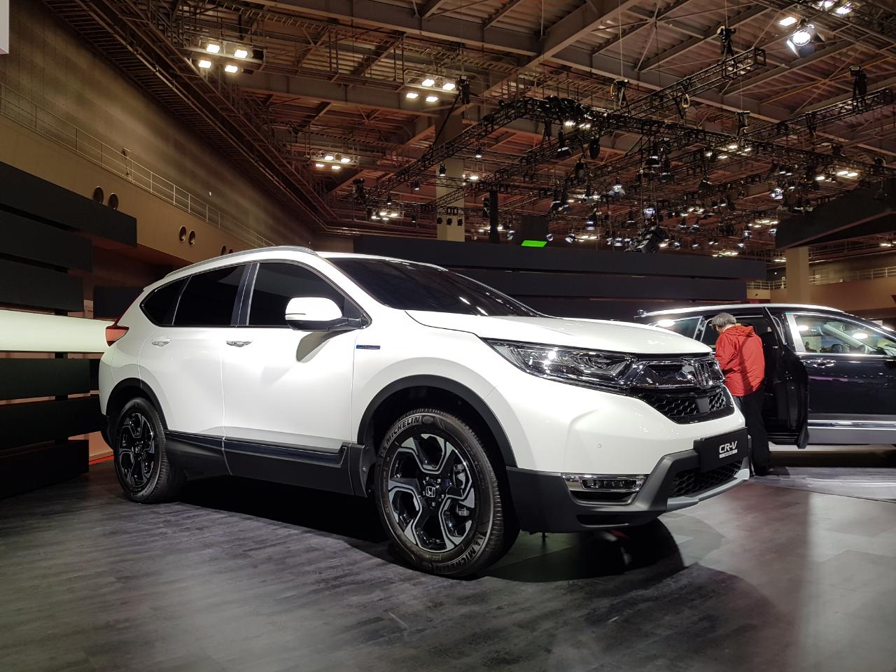 Honda is in Japan een veel groter merk dan in Europa en is op diverse disciplines thuis. Het productiemodel van de CR-V, diverse elektrische concepts en een motor van 100 miljoen, het is er allemaal.