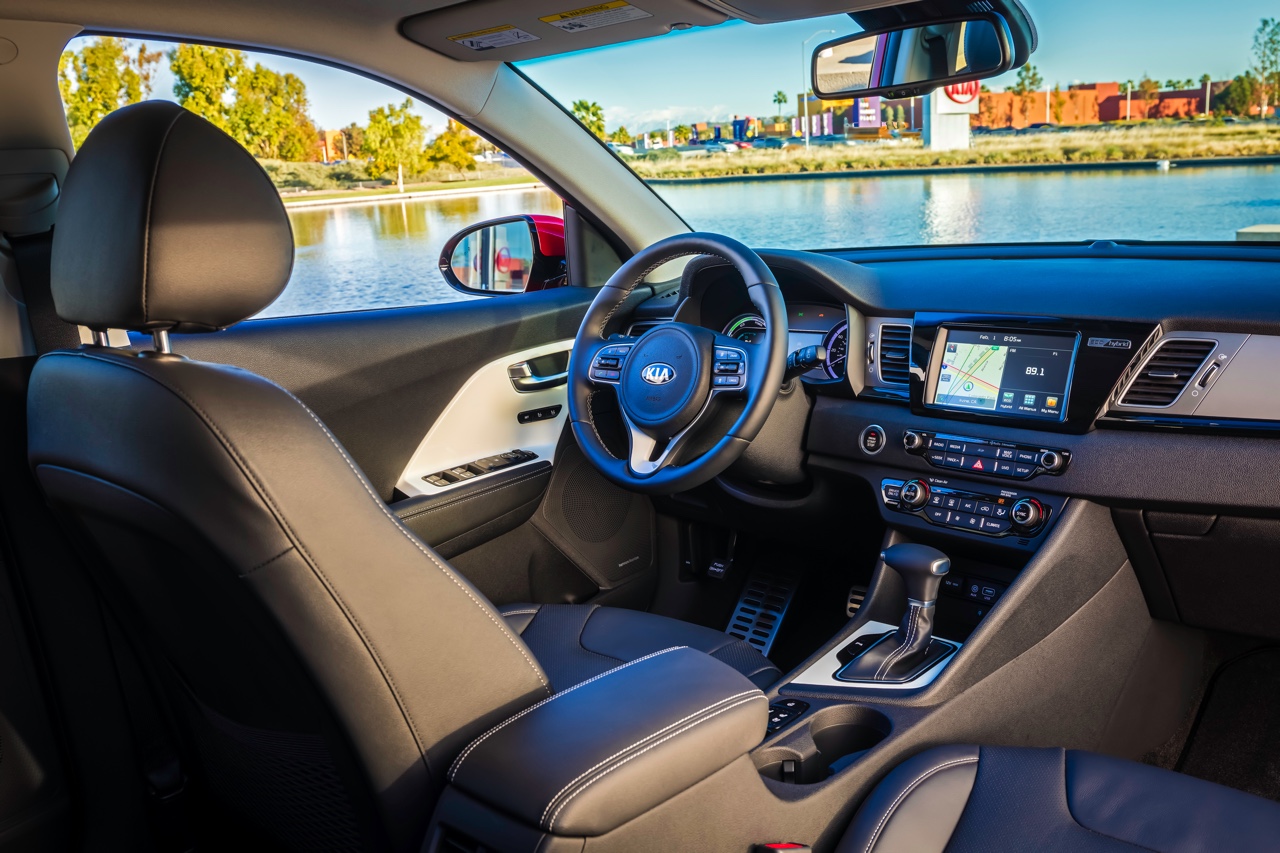 Introductie Kia Niro op Chicago Auto Show. De hybride Niro komt later in 2016 op de Nederlandse markt.