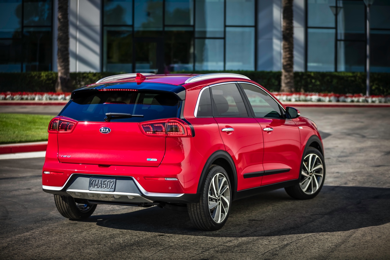Introductie Kia Niro op Chicago Auto Show. De hybride Niro komt later in 2016 op de Nederlandse markt.
